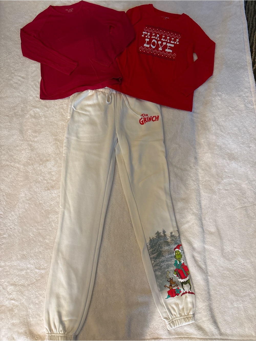 Place Cream The Grinch Sweatpants with Red Graphic
